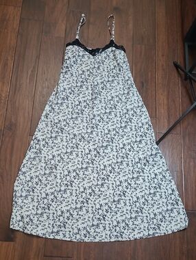 Madison Intimates Black & Cream Floral Striped Black Lace-Trim Night Gown size M